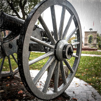 The Confederate cannon on the square