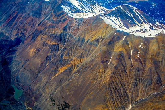 Dendritic patterns and colors in the Alaska Range